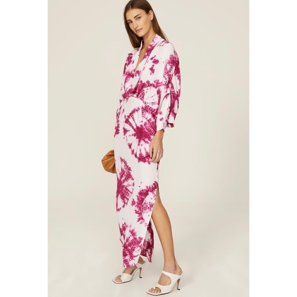 S/W/F
Magenta Tie Dye Plunge Dress ❤️